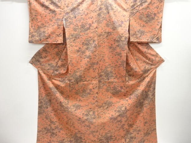 家屋に草花模様手織り紬着物